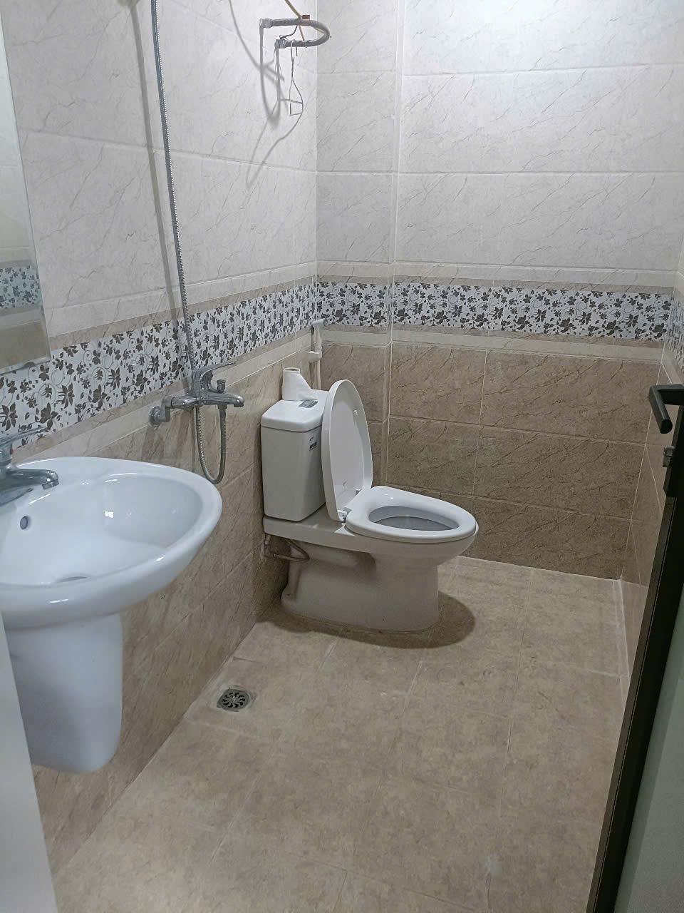 Cho thuê nhà ngõ 168 Kim Giang 5 tầng x 30m2, 3 ngủ khép kín, 14 Triệu KD on, ở gđ, nhóm - Ảnh 4